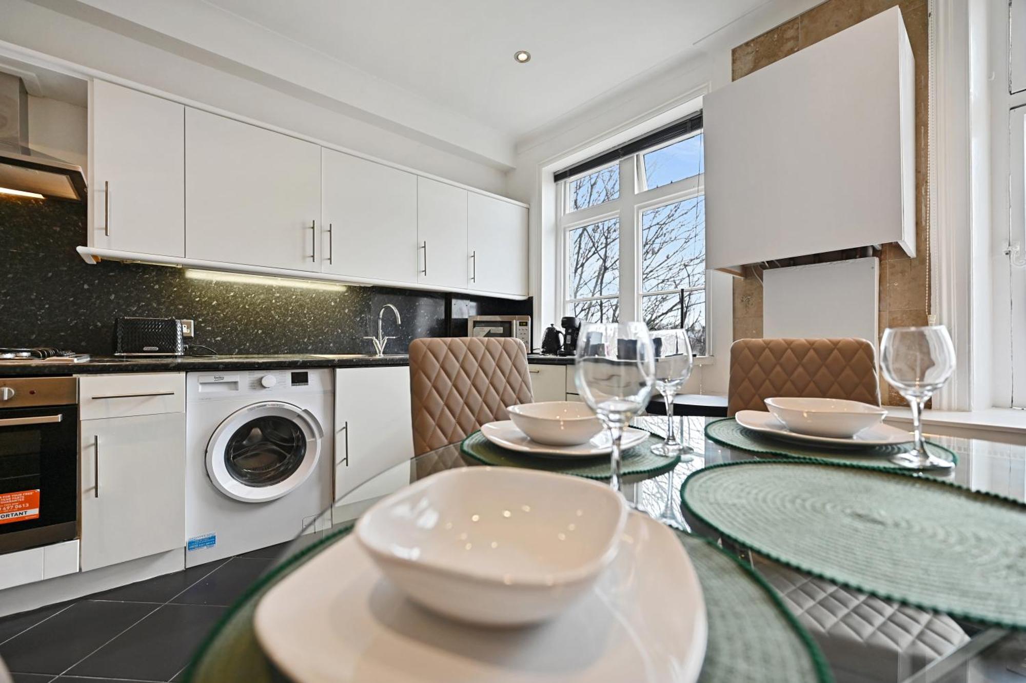 شقة Beautiful 2 King Size Beds 2 Bath- Sleeps 5 In Earls Court لندن المظهر الخارجي الصورة